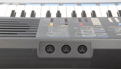 Yamaha-PSS-680 MIDI keyboard workstation